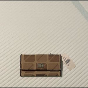 Nine & Co Wallet NWT